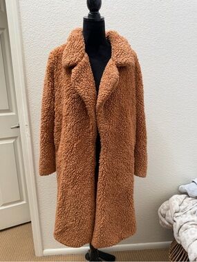 Tularosa Plush Teddy Coat in Camel